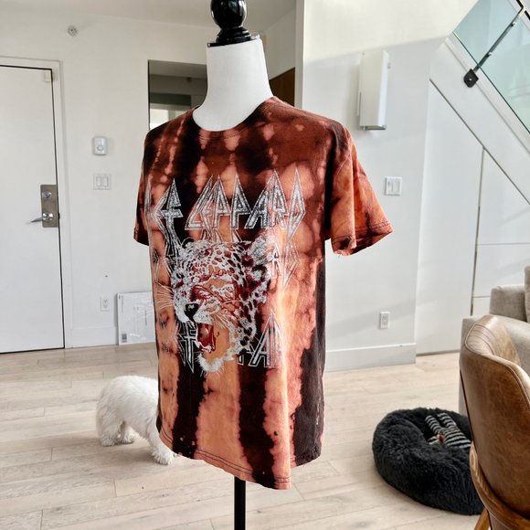 ✨Upcycled | Vintage Def Leppard Graphic Relaxed Fit T-Shirt | Large | Black - Picture 3 of 11